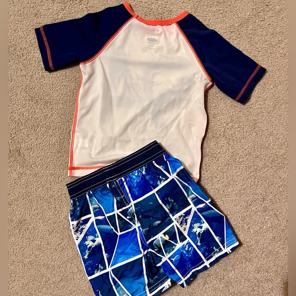 Old Navy brand, toddler boy’s swim set, 2T sunblock top with 18-24m swim trunks - Picture 2 of 6